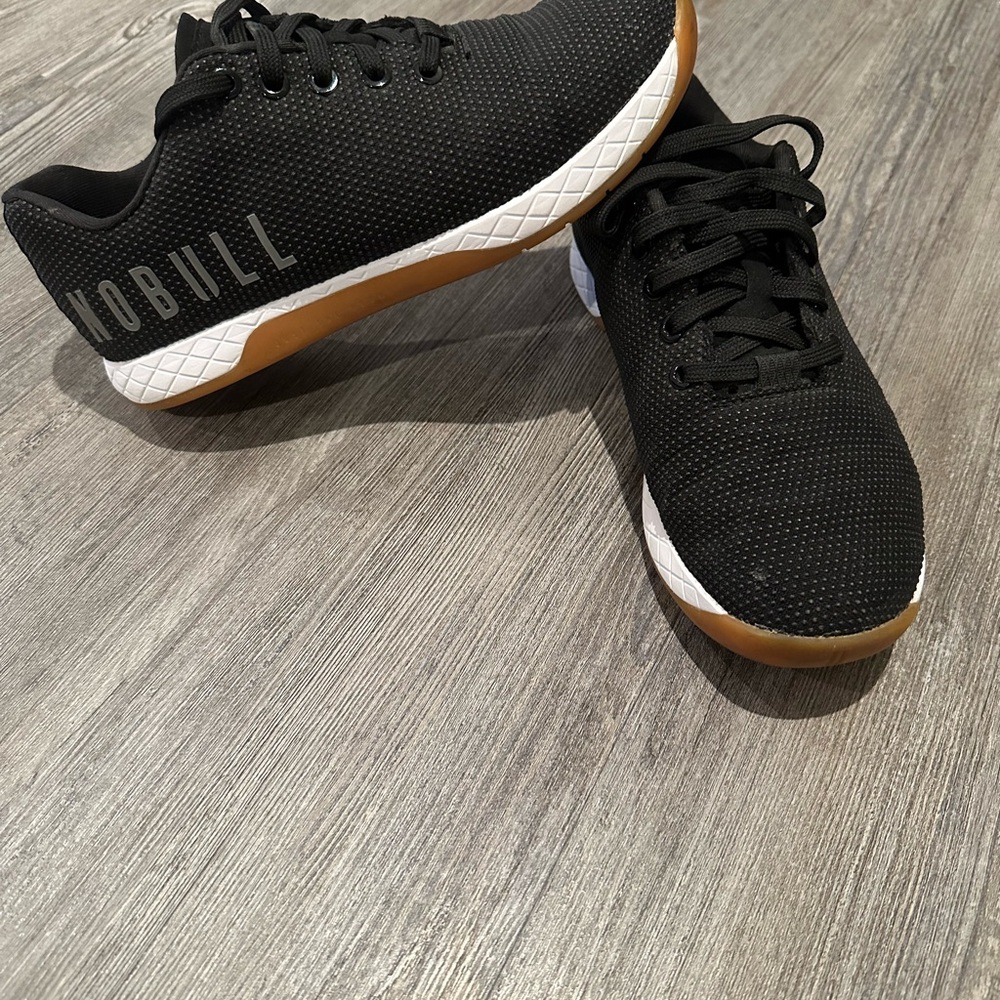 NOBULL Black and White Athletic Shoes with Minimalist Design - Picture 5 of 7